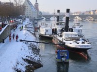 190208_PKW_in_Donau_Regensburg_2